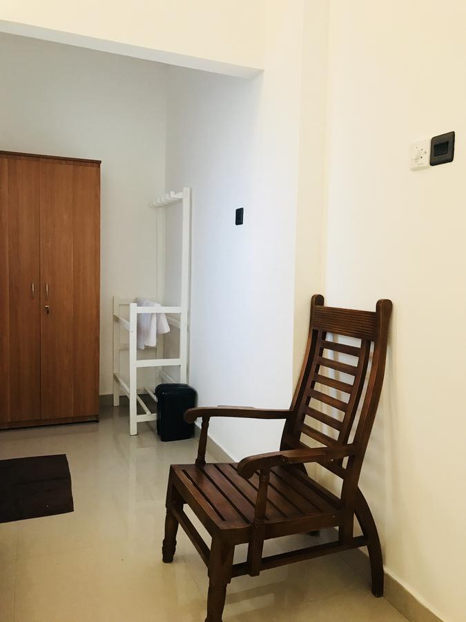 Royal White Tourist Rest Anuradhapura Exterior foto