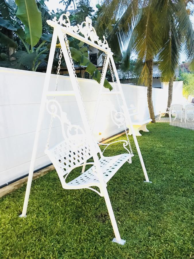 Royal White Tourist Rest Anuradhapura Exterior foto